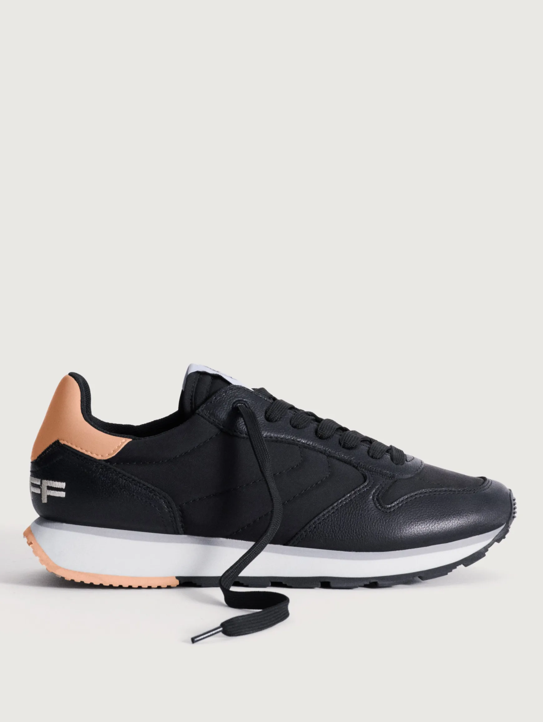 cumae_0.webp HOFF Track & Field*CUMAE