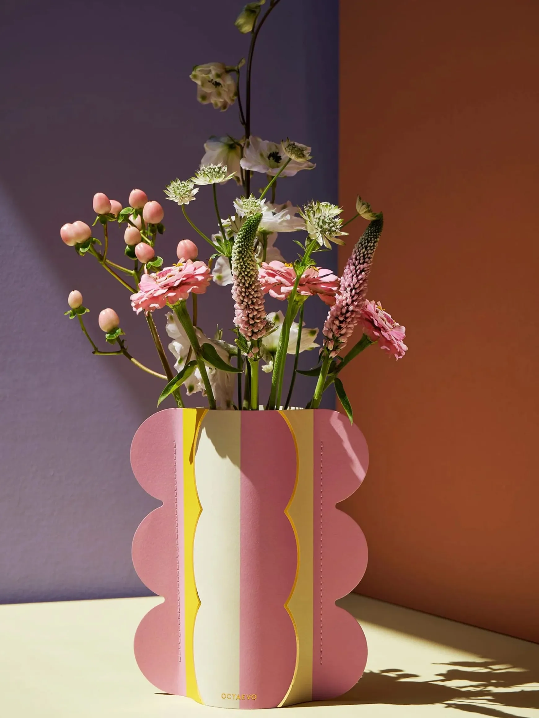 mini_paper_vase_riviera_wave_1.webp HOFF Déco | Déco*MINI PAPER VASE RIVIERA WAVE