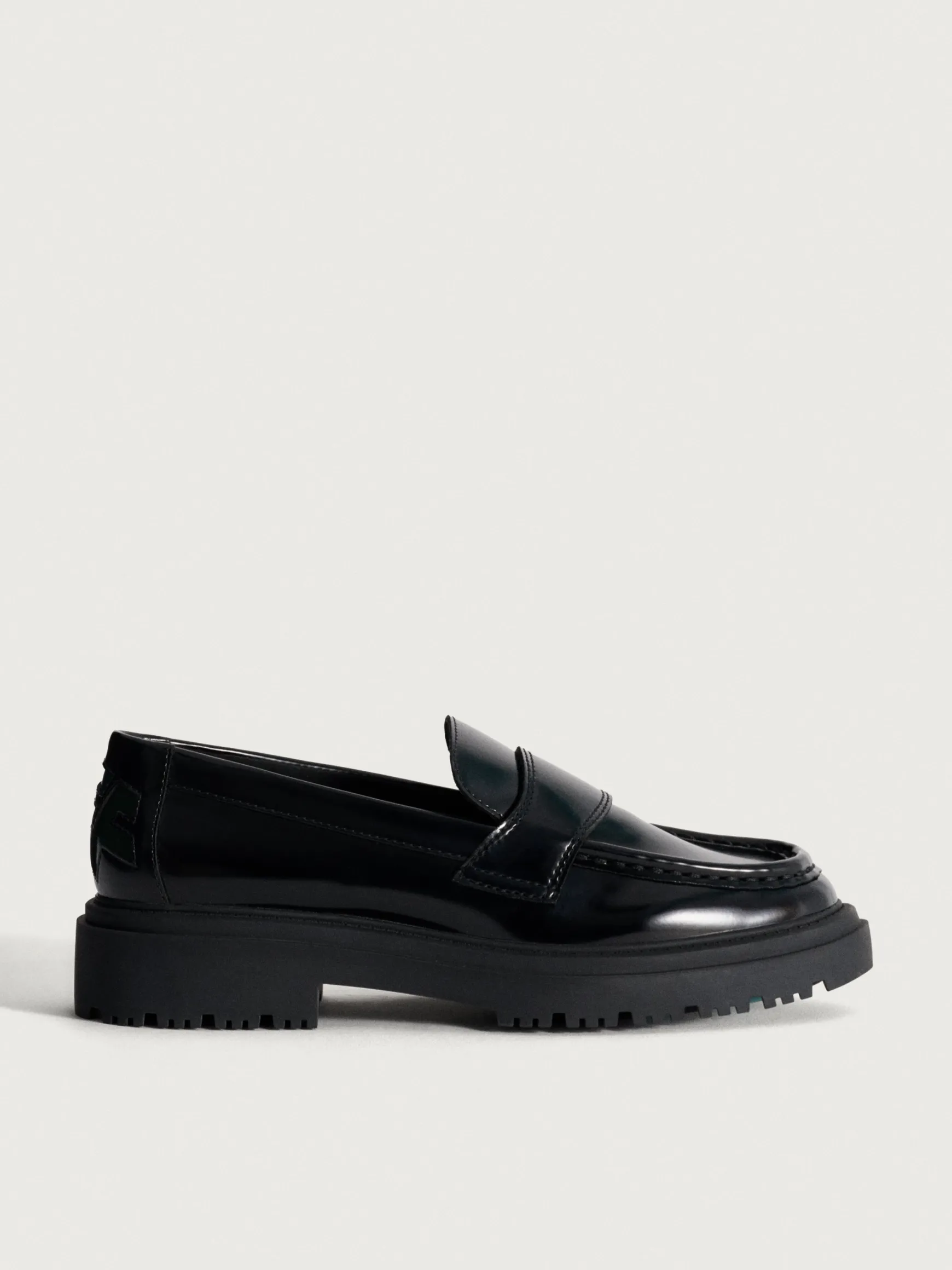 mocassin_school_noir_5.webp HOFF Chaussure Plate*MOCASSIN SCHOOL NOIR
