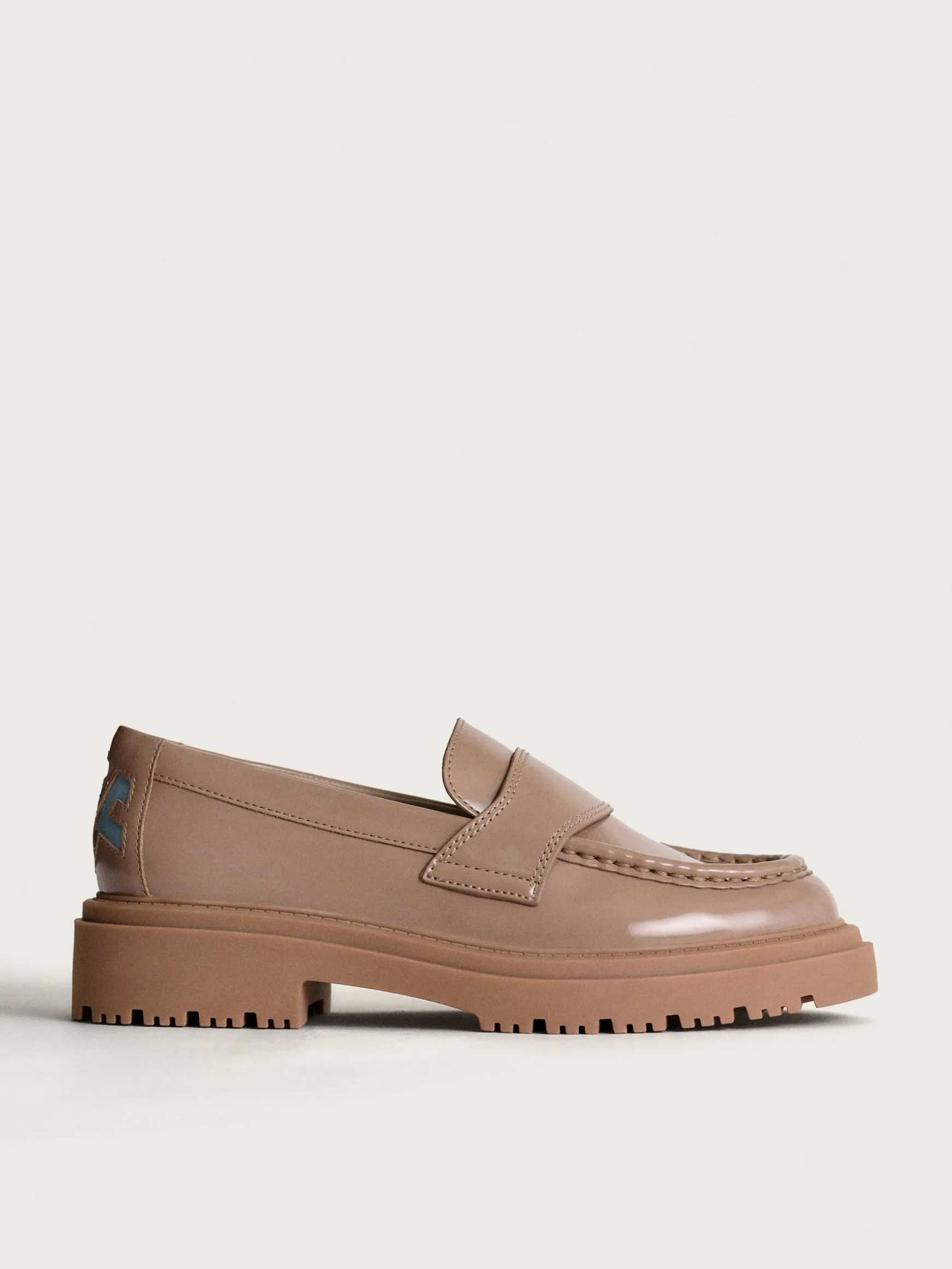 mocassin_school_taupe_0.webp HOFF Chaussure Plate*MOCASSIN SCHOOL TAUPE