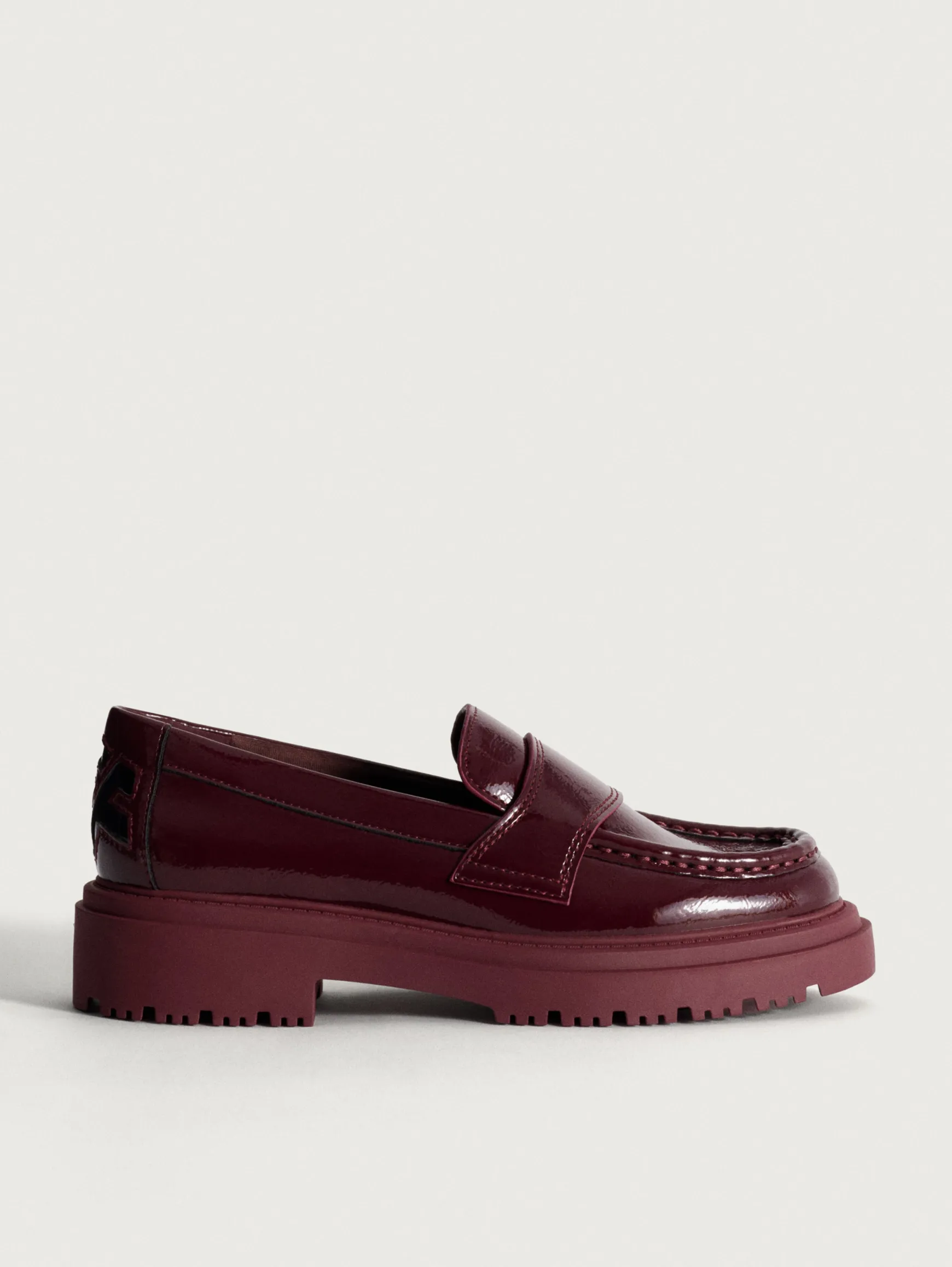 mocassin_school_vin_0.webp HOFF Chaussure Plate*MOCASSIN SCHOOL VIN