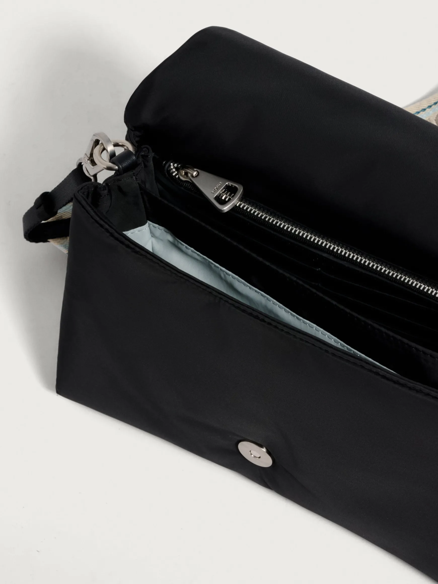 sac_bandoulire_everest_nylon_noir_3.webp HOFF Nylon | Sacs À Bandoulière*SAC BANDOULIÈRE EVEREST NYLON NOIR